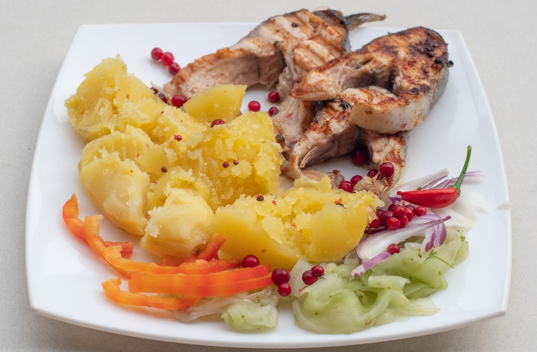 Should Beginners Track Calories UK: Clear Guidance for Starters